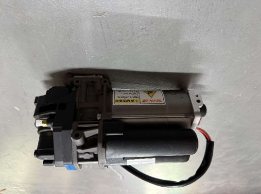 অডি এয়ারমেটিক সাসপেনশন পাম্প 80A616005 40A616005E অডি Q5/Sportback 2017 - 2025 এর জন্য